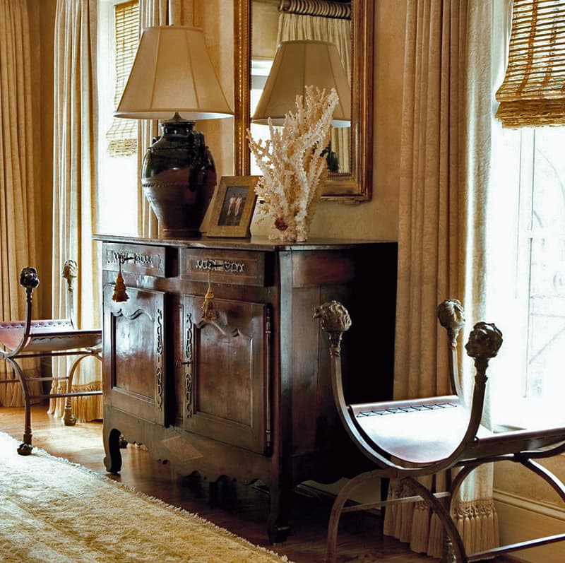 The Aesthetics of Antique Furniture in Modern Interiors